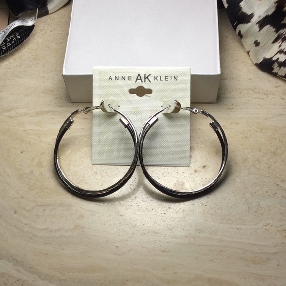 Black & Silver Designer Earrings - Picture 2 of 4